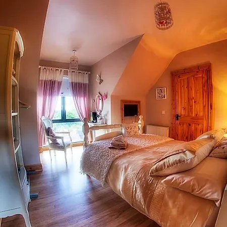 Walkers Nest 3*