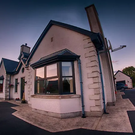 לינה וארוחת בוקר Walkers Nest 3*